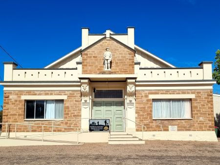 Front view of the Wilmington Soldiers Memorial Hall
